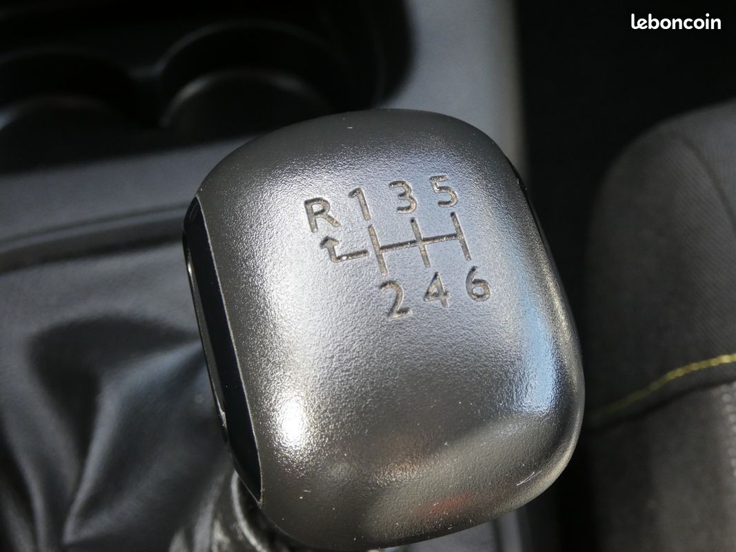 CITROEN C3 C3 BlueHDi 100 Feel Business ( Première main, suivi dispo ) (image 23)