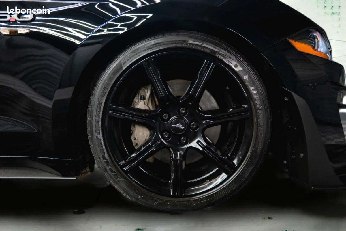 FORD Mustang GT 5.0 V8 Performance Pack * Shelby GT500 Look * Premium * V8 Atmosphérique (image 10)