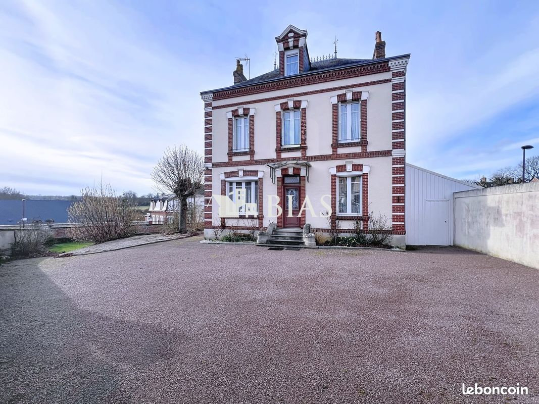 Maison 7 pièces 161 m² · à Bernay · 161 m² · 199 990 €