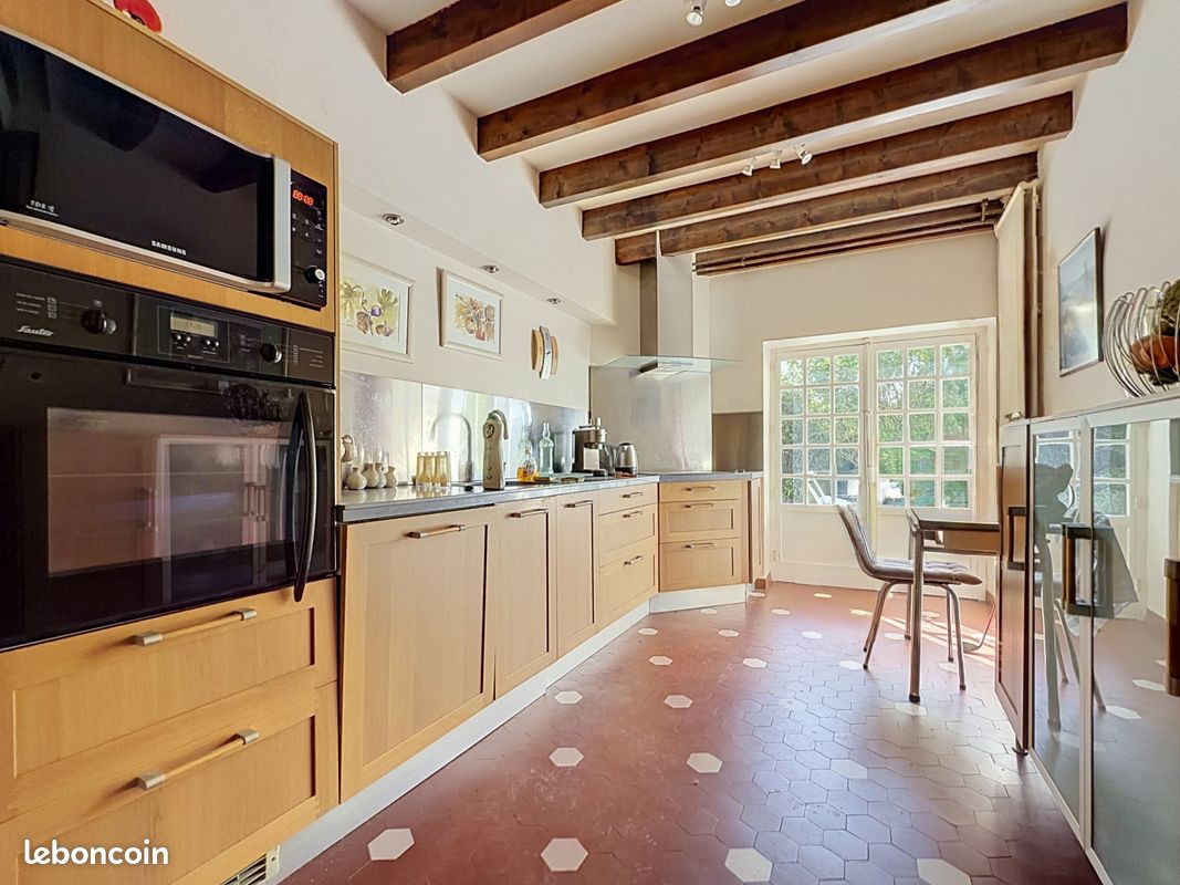 Maison 5 pièces 200 m² · à Misérieux · 200 m² · 460 000 €