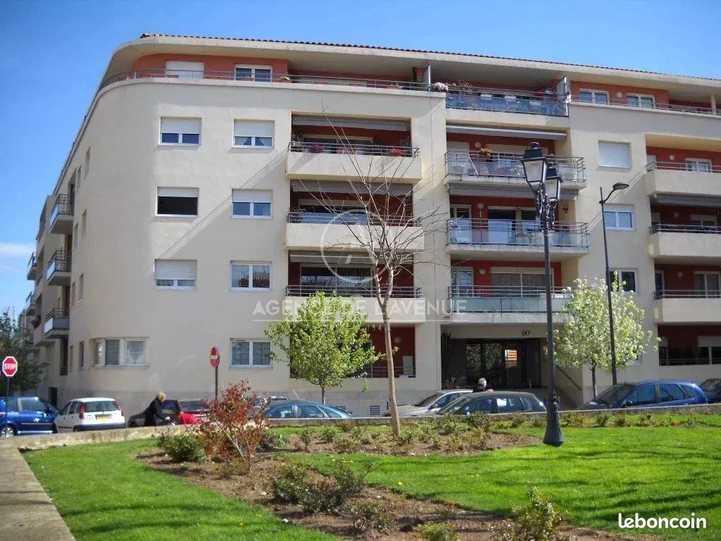 Parking 14 m² · à La Seyne-sur-Mer · 14 m² · 138 €/mois