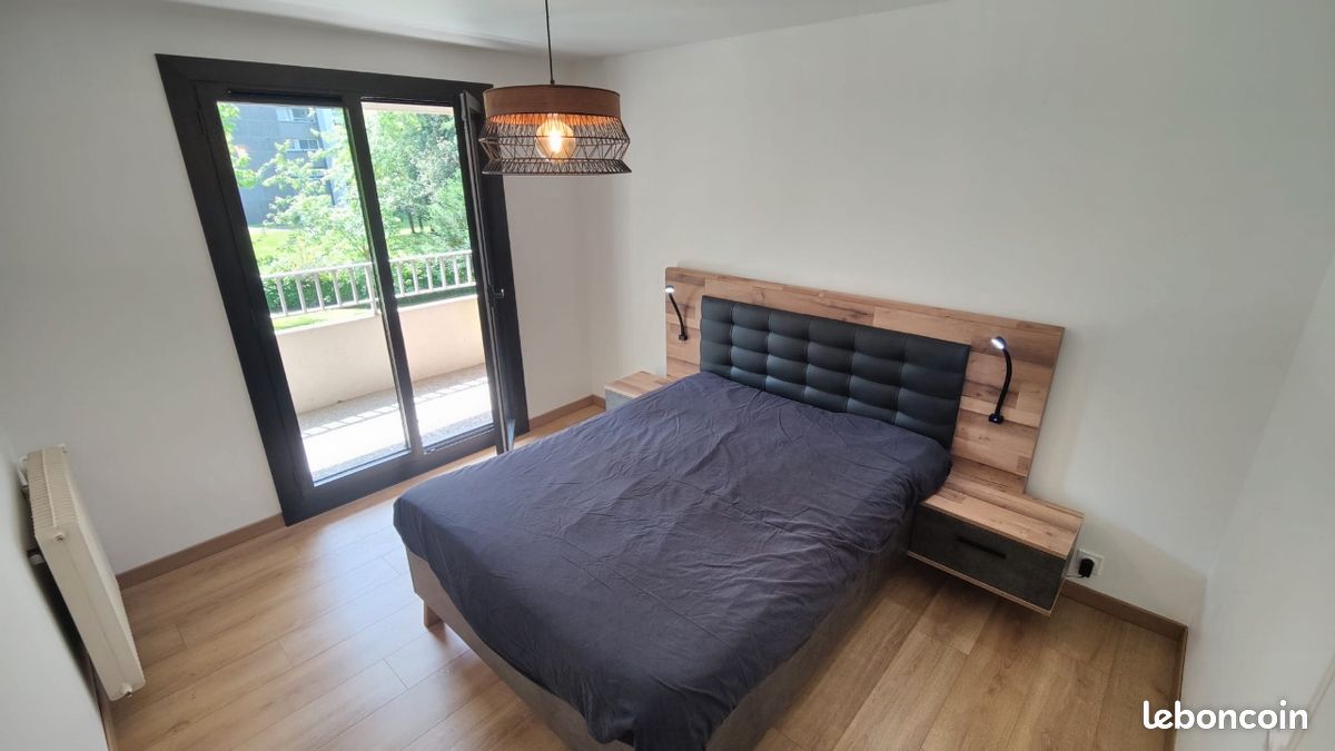 Appartement 3 pièces 74 m² · à Pau · 74 m² · 900 €