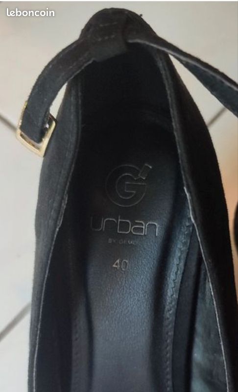 Chaussures à talons marque URBAN. T40 (image 3)