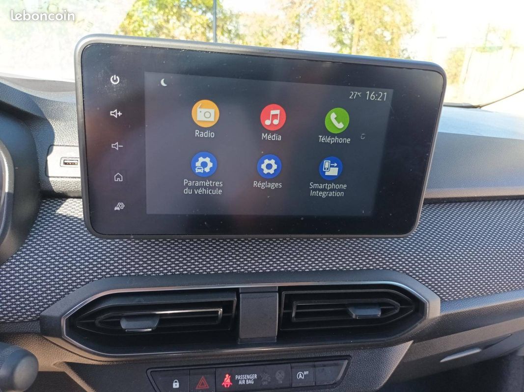 DACIA Sandero SCe 65 - 22 Confort (image 22)