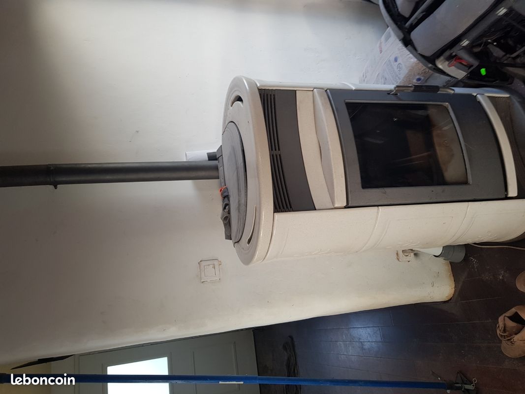 Poêle à granulés (image 1)