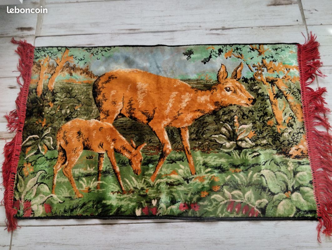 Tapis neuf ou tapisserie murale velours biche et faon années 60 vintage 90x54 cm, animaux, nature (image 1)