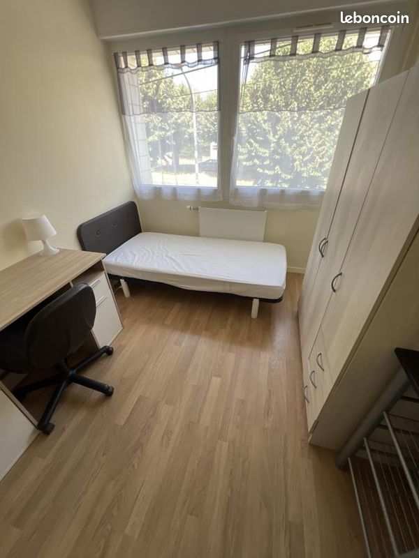 Appartement 1 pièce 14 m² · à La Roche-sur-Yon · 14 m² · 400 €