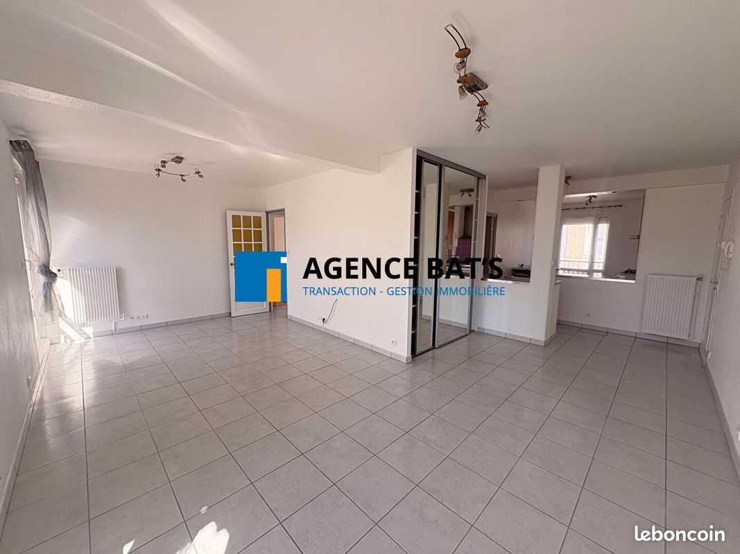 Appartement 4 pièces 80 m² · à Roche-la-Molière · 80 m² · 700 €/mois