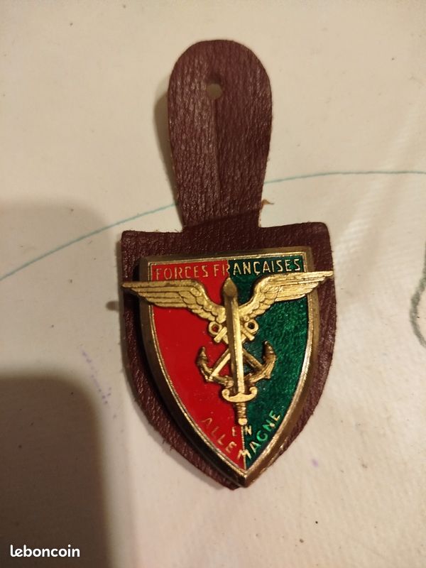 Insigne émail FFAN – Intendance Forces Françaises En Allemagne ( Original, Sans Attache )