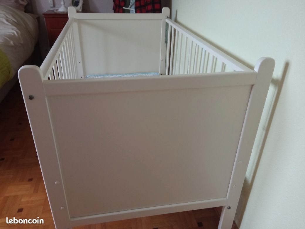 Lit bébé en bois (image 4)