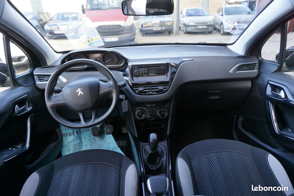 Peugeot 2008 1.2 VTI ACCESS (image 14)
