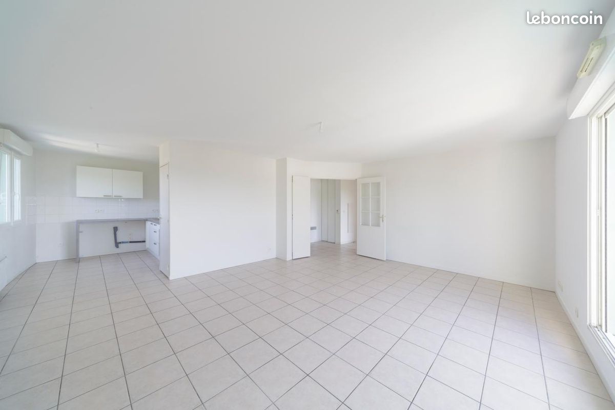 Appartement 5 pièces 111 m² · à Pau · 111 m² · 866 €/mois