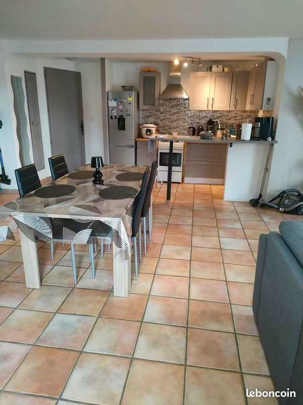 Maison 3 pièces 80 m² · à Valensole · 80 m² · 800 €/mois
