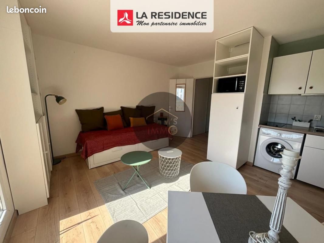 Appartement 1 pièce 25 m² · à Montigny-le-Bretonneux · 25 m² · 795 €