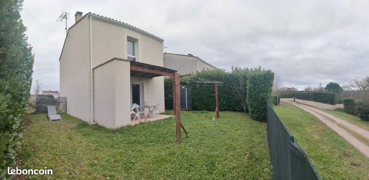 Jolie maison de 70 m² - T3 avec jardinet et place de parking