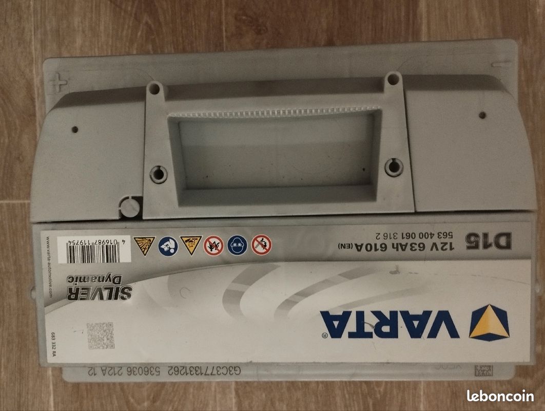  Varta Silver Dynamic D15 Batterie Voitures, 12 V 63Ah 610 Amps  (En)