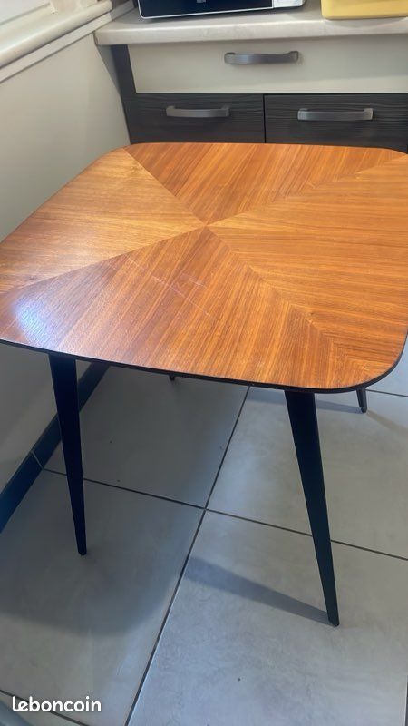 Table watford 70x70 (image 1)
