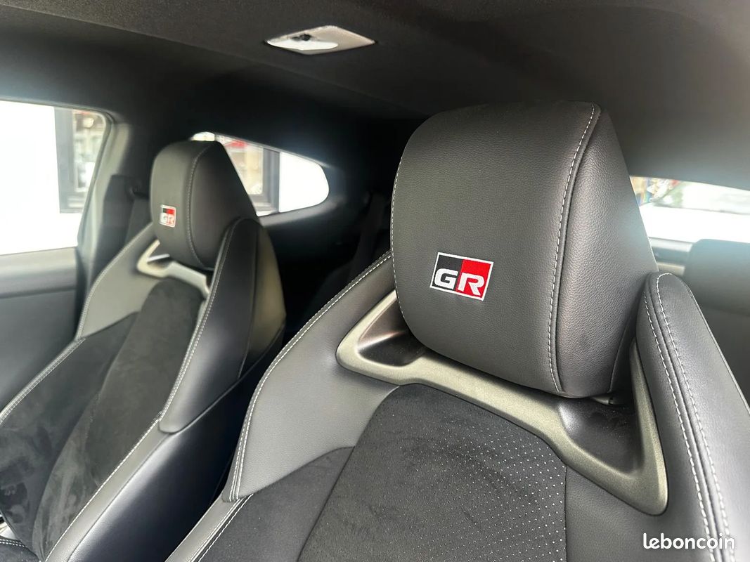 TOYOTA Yaris GR BVA 280ch - 2 100 km - CarPlay - Première main - Pack Track (image 16)
