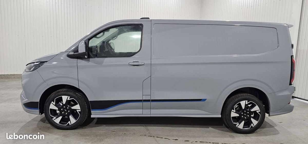 Ford Transit Custom FOURGON 320 L1H1 2.0 ECOBLUE 170 CH BVA8 SPORT (image 7)