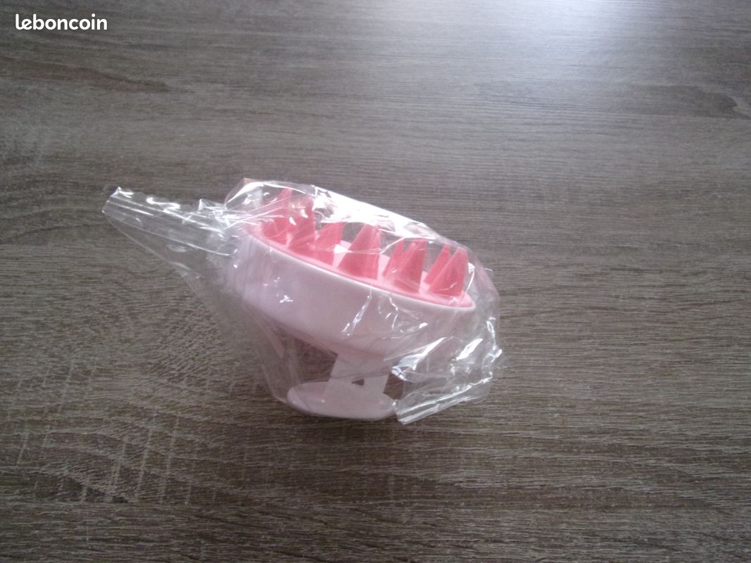 Brosse cuir chevelu blanche – massage relaxant & bien-être (image 3)