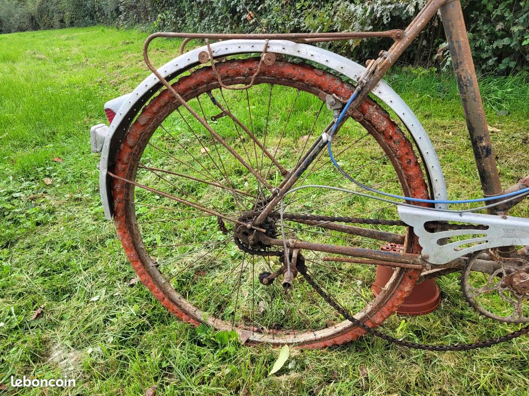 Ancien vélo Auguste Sutter Châtellerault à restaurer - Collection