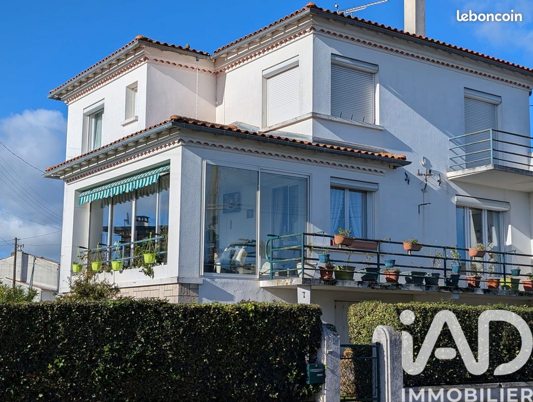 Maison 9 pièces 185 m² · à La Tremblade · 185 m² · 393 500 €