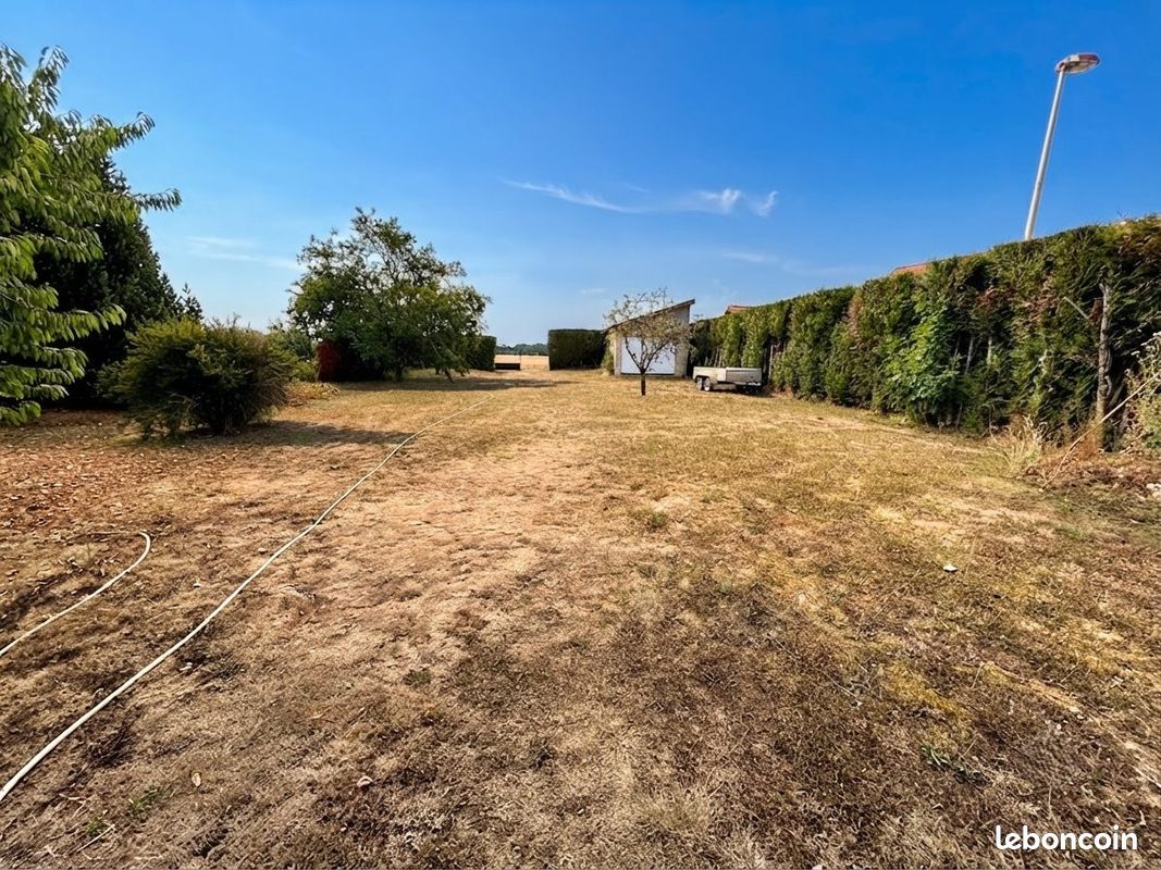 Terrain 669 m² · à Spoy · 669 m² · 99 000 €