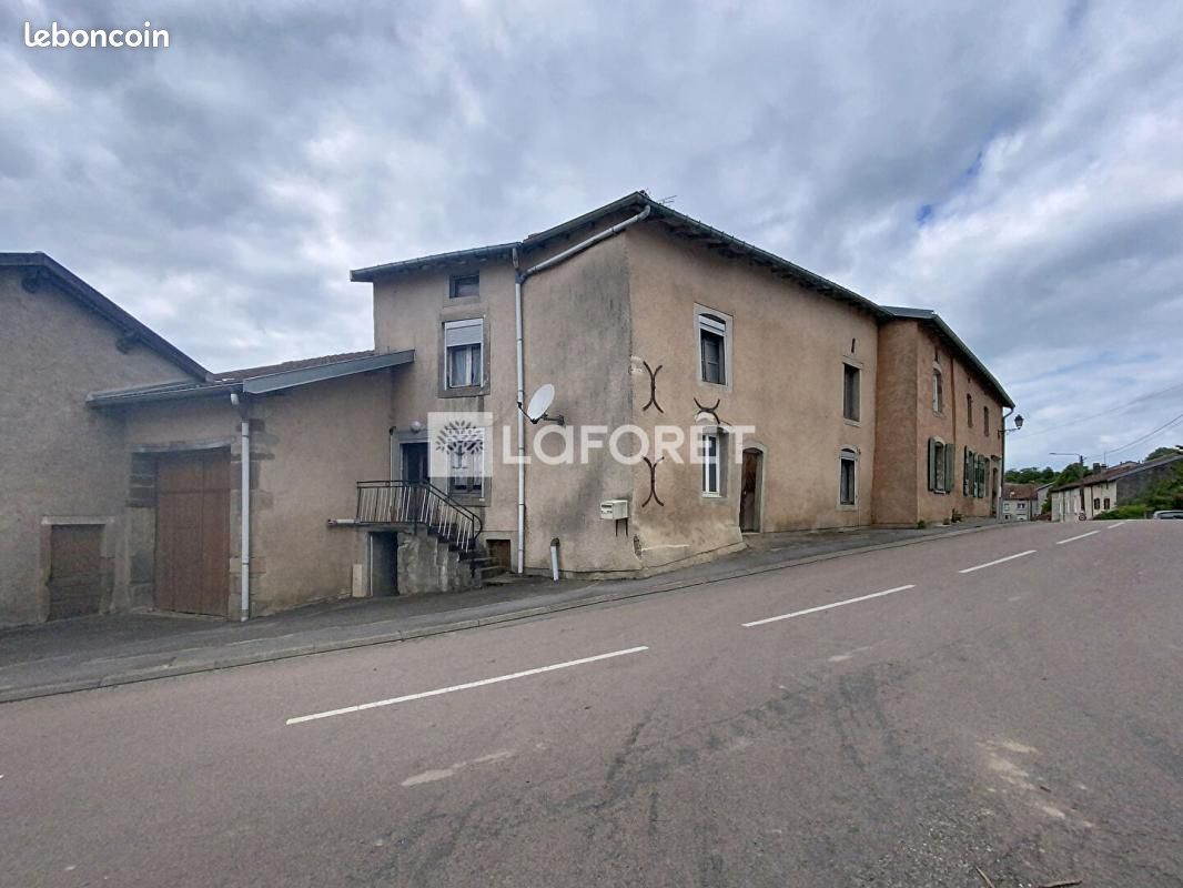 Maison 5 pièces 127 m² · à Lignéville · 127 m² · 30 500 €