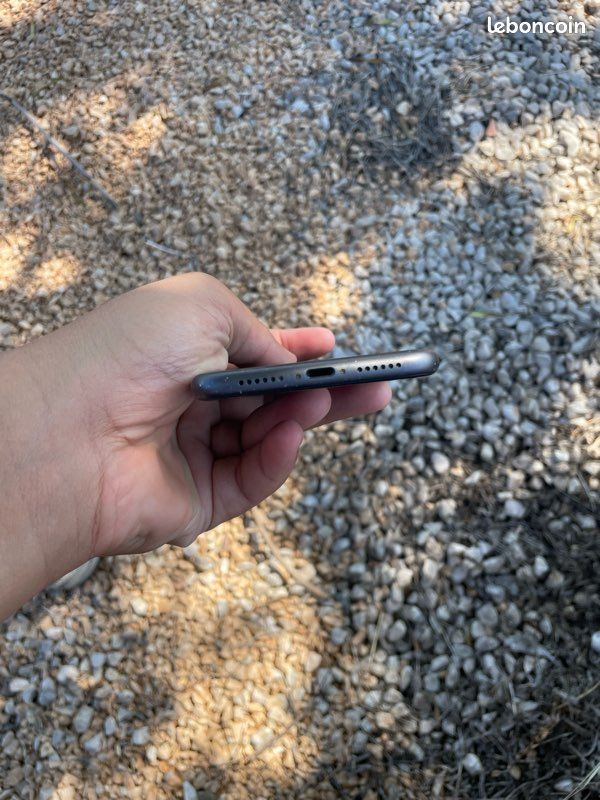 IPhone 11 (image 6)