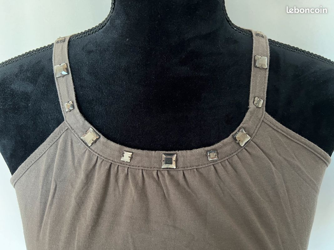Débardeur couleur marron/taupe, strass, taille 1, marque Camaïeu (image 3)