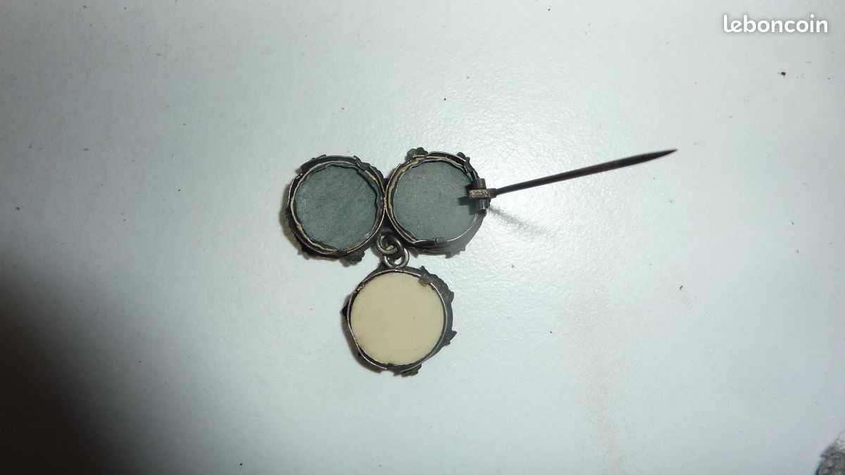 ANCIENNE BROCHE PORTE Photo. Portrait. Métal Peint EUR 8,50 - FR ANCIENNE BROCHE PORTE Photo. Portrait. Métal Peint EUR 8,50 - FR