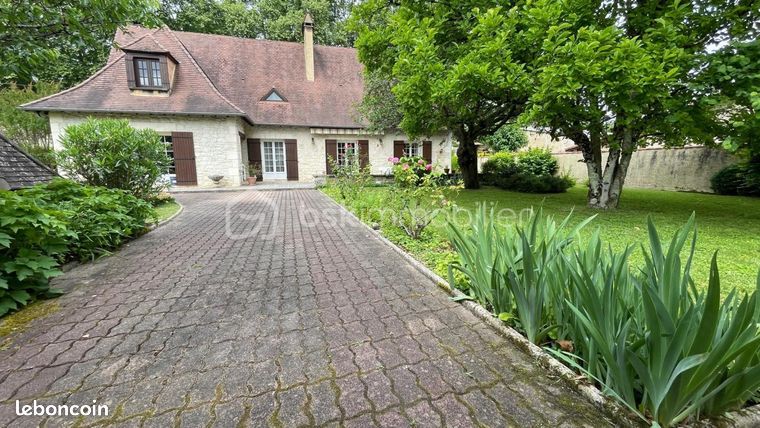 Propriété 6 pièces 167 m²