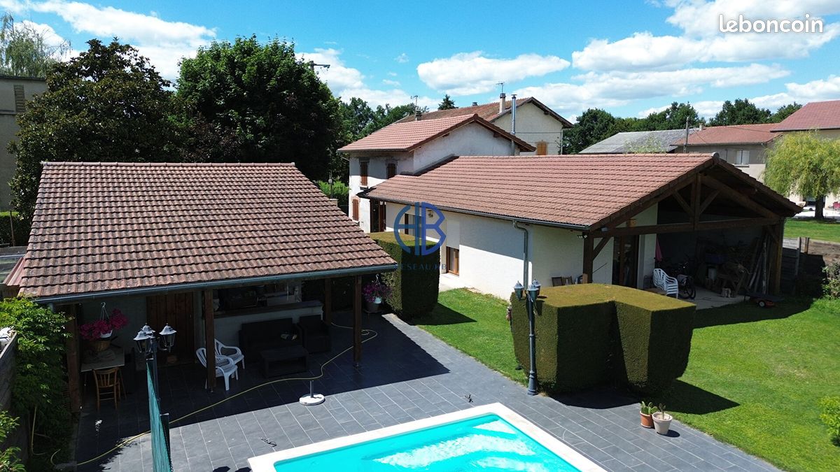 Maison 6 pièces 147 m² · à Saint-Siméon-de-Bressieux · 147 m² · 319 000 €
