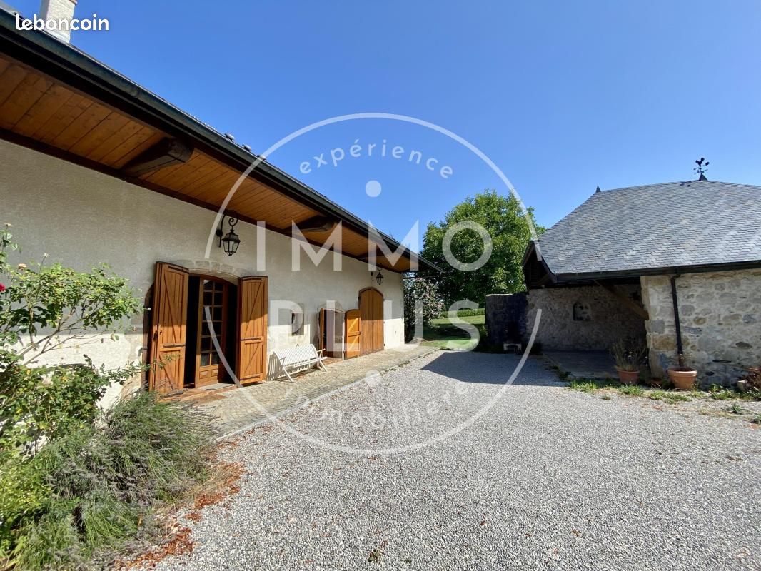 Maison 6 pièces 279 m² · à Viuz-la-Chiésaz · 279 m² · 2 700 €