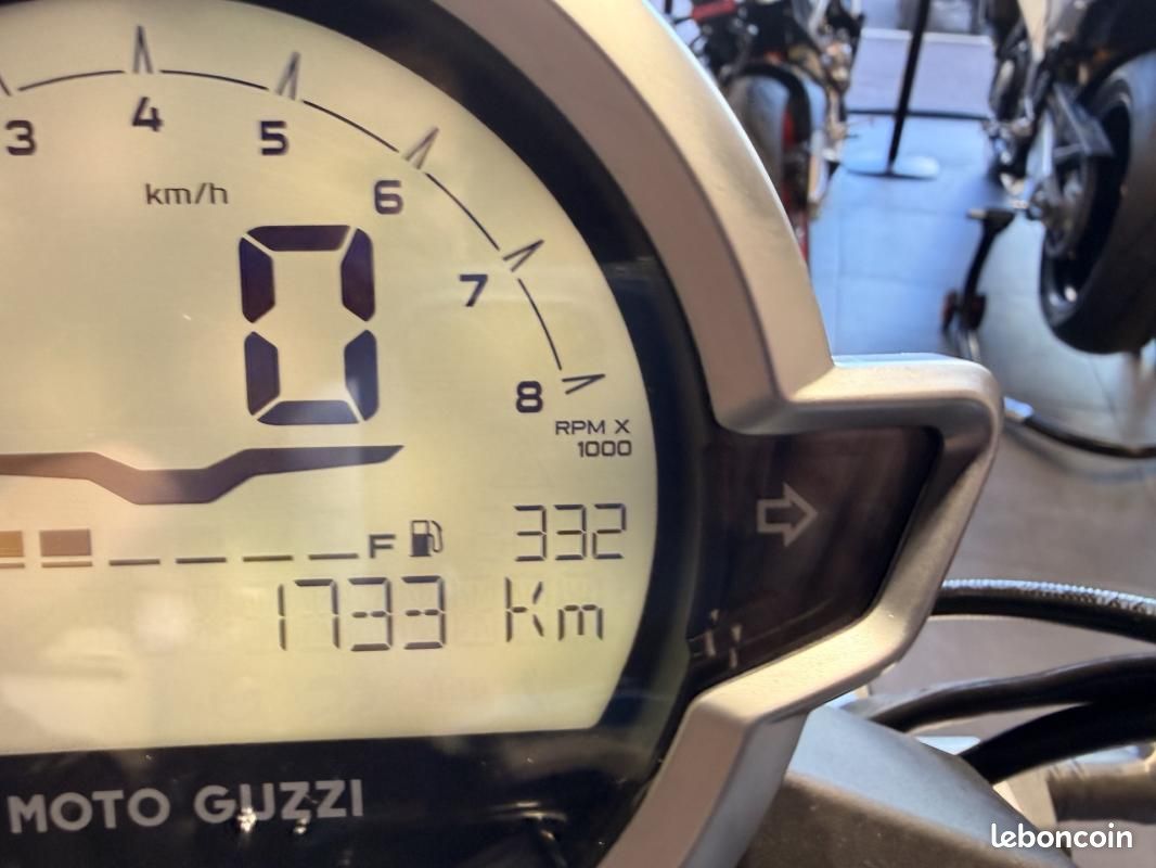 Moto Guzzi V7 SPORT 850 (image 5)