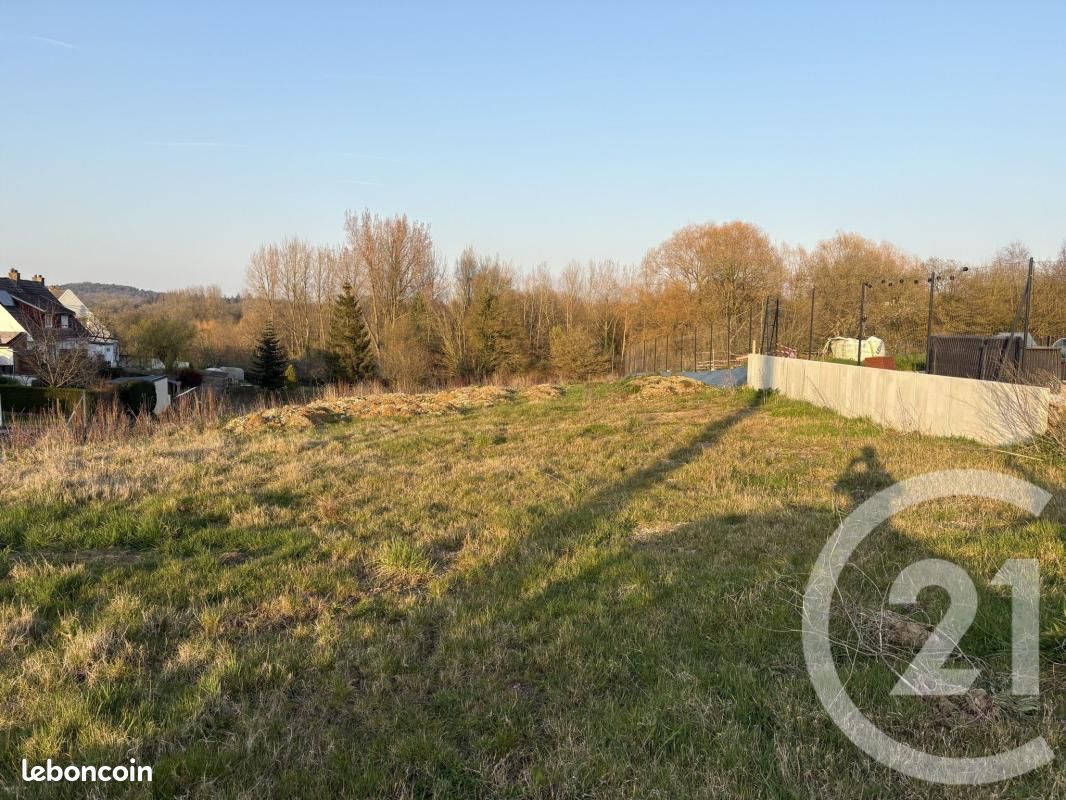 Terrain 888 m² · à Desvres · 82 000 €