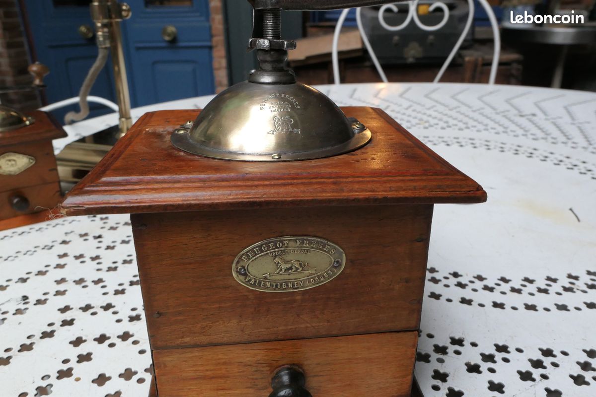ANCIEN MOULIN A Ravioli Tortellinis Breveté, Machine Italienne Vintage