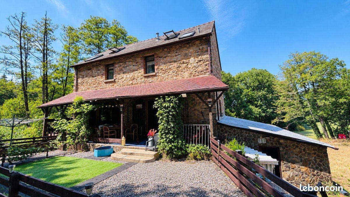 Maison 9 pièces 175 m² · à Ercé-en-Lamée · 175 m² · 126 000 €