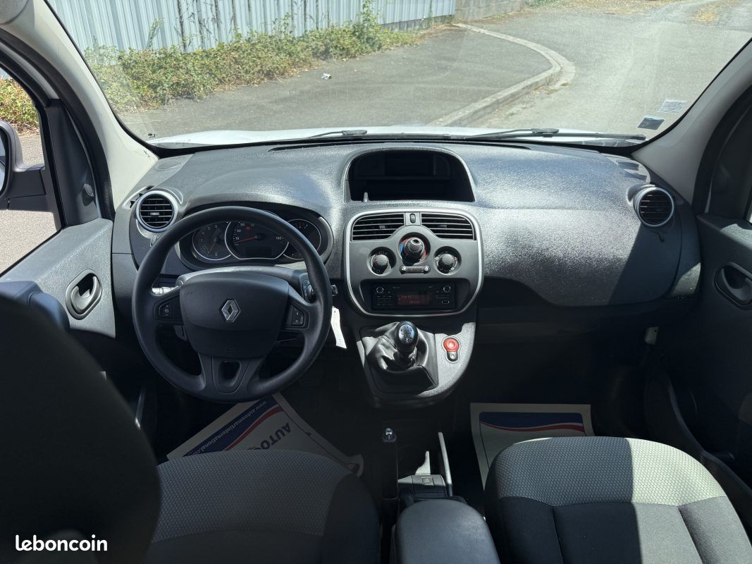RENAULT KANGOO II 1.2 TCE 115CH ENERGY CONFORT 1er Main (image 3)
