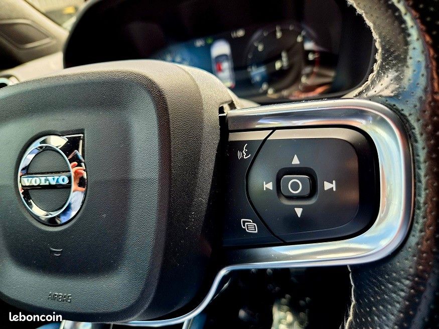 Volvo XC40 D3 AdBlue 150 ch Geartronic 8 R-Design (image 10)