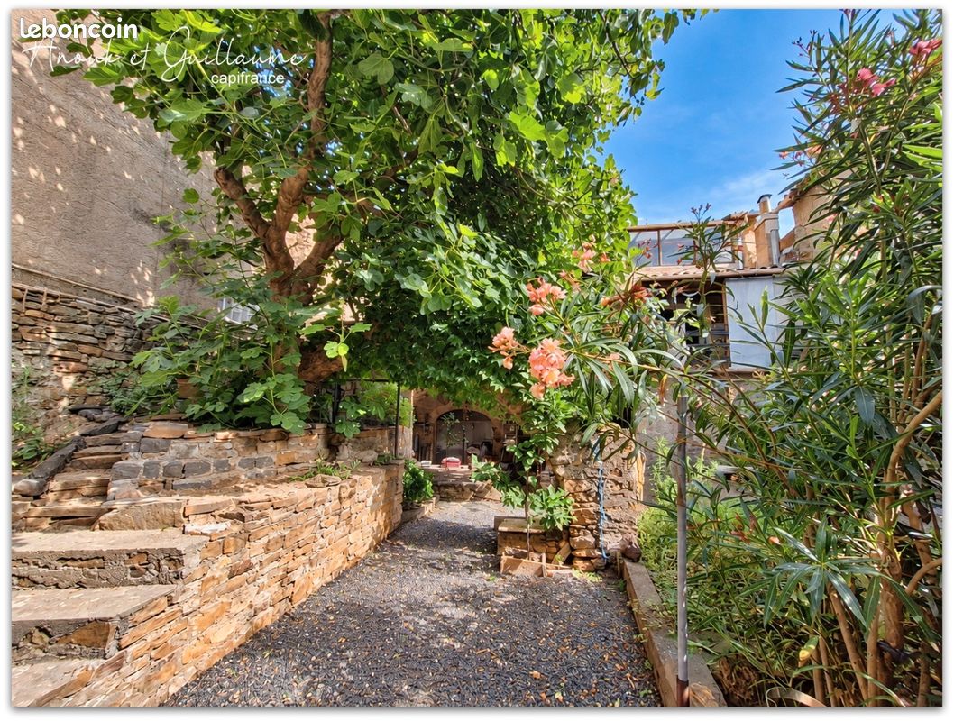 Maison 6 pièces 121 m² · à Neffiès · 121 m² · 216 000 €