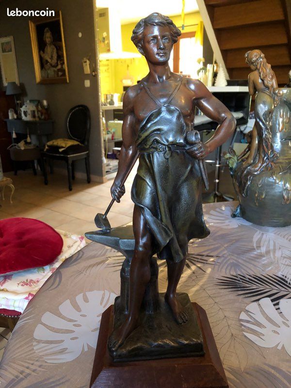 Statue du forgeron (image 1)