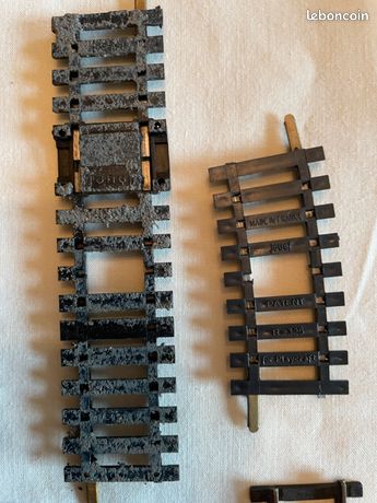 Lot De 2 Rails Butoir (butée Fin De Voie) Pour Train Miniature échelle HO - Marques JOUEF Ou LIMA - Occasion