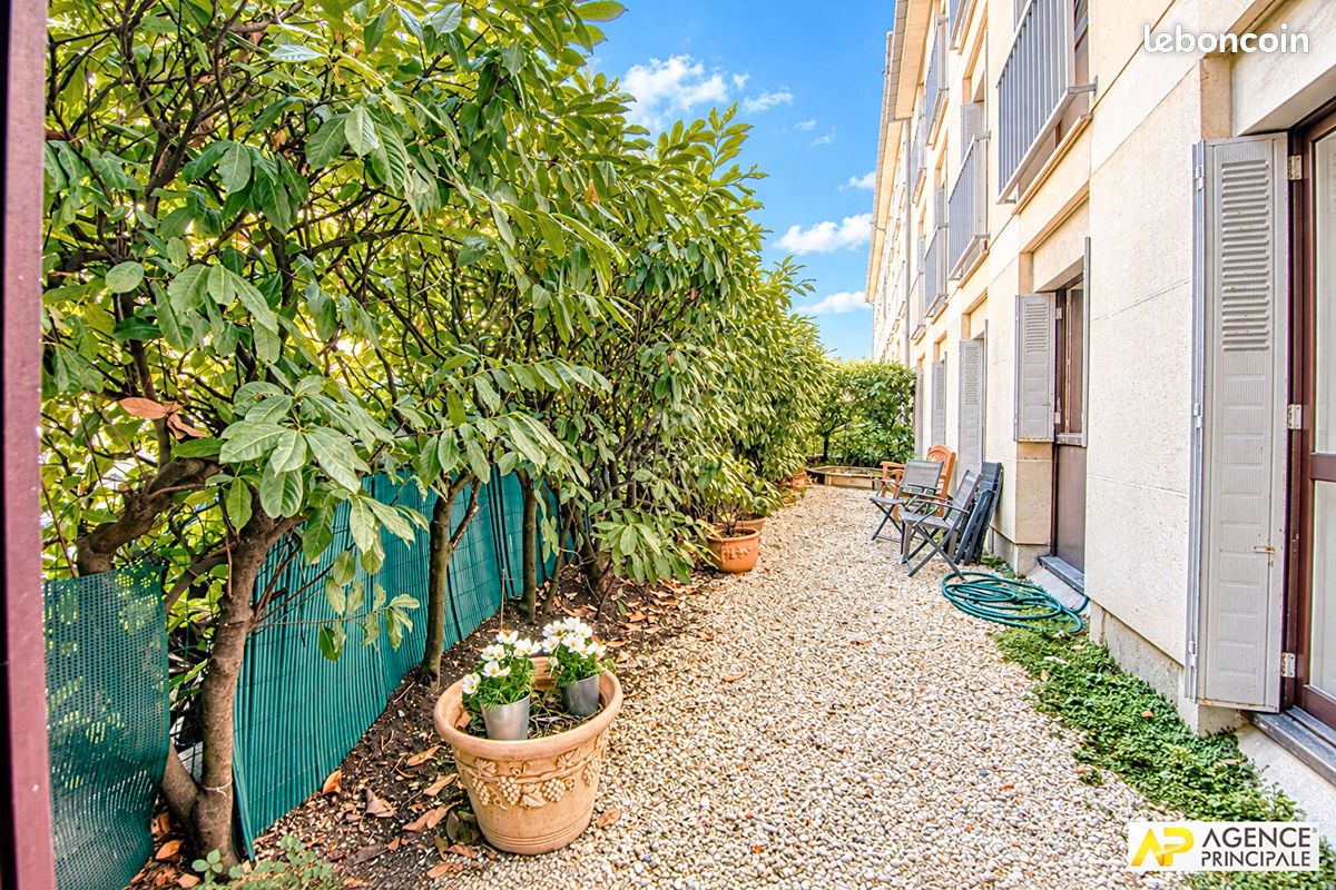 Appartement 5 pièces 110 m² · à Versailles · 110 m² · 690 000 €