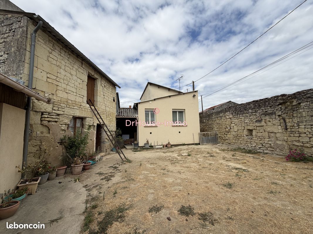 Maison 4 pièces 86 m² · à Saint-Léger-de-Montbrillais · 86 m² · 73 000 €