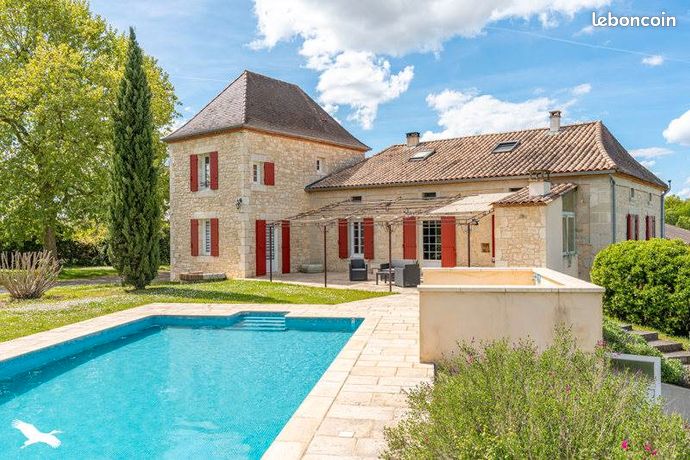Maison 9 pièces 223 m²