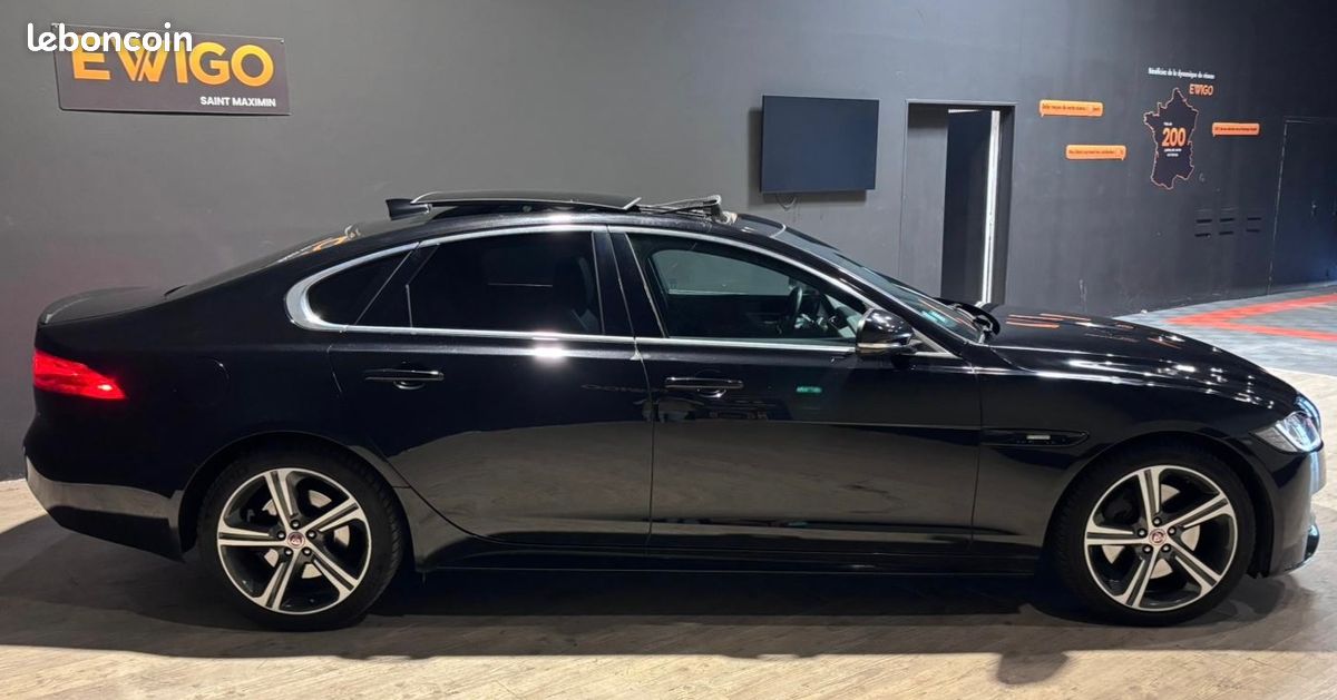 JAGUAR XF 3.0 D 300CH R-SPORT BVA - Entretien Jaguar - Carplay - Caméra de recul (image 13)