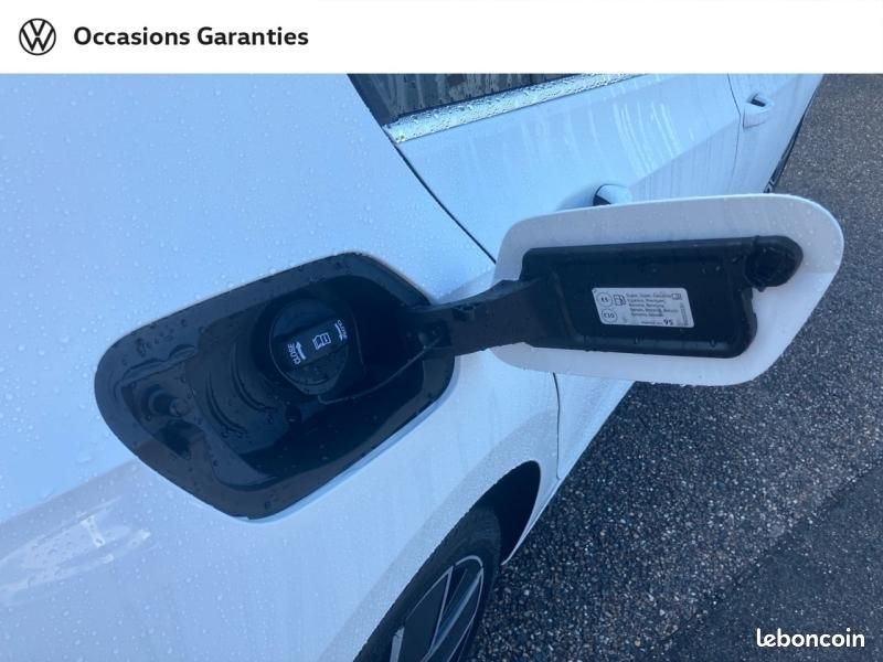 Volkswagen Golf 1.5 eHybrid 204ch Style DSG6 (image 25)