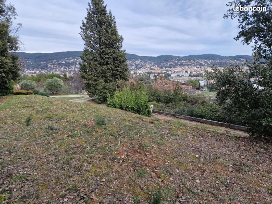Terrain 1 224 m² Draguignan · 150 000 €