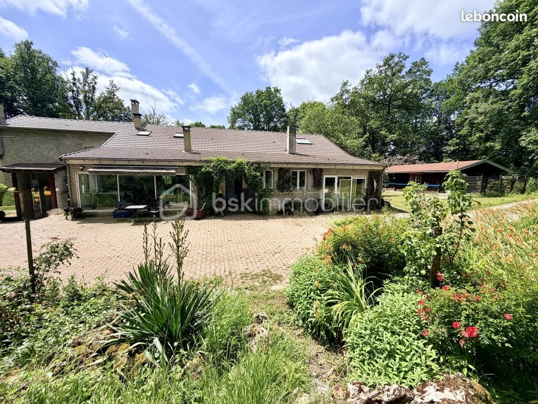 Maison 16 pièces 315 m² · à Magny-les-Hameaux · 315 m² · 1 395 000 €